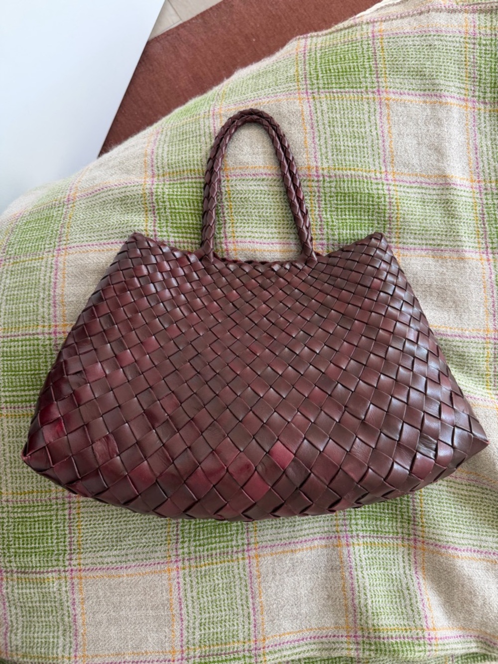 Dragon diffusion Santa croce bag. Size small. Burgundy